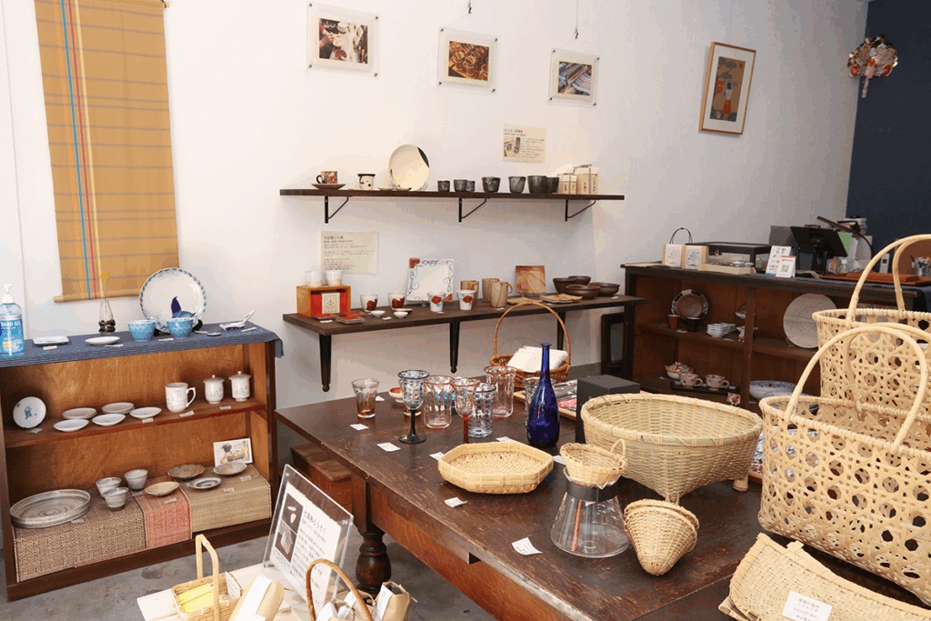 晴居堂の店内（テーブルライフ掲載記事）